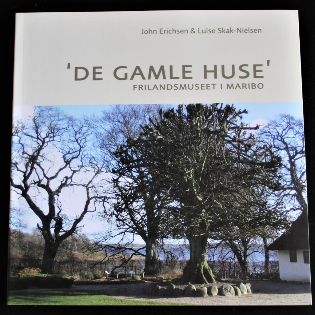 Forsiden af bogen De Gamle Huse